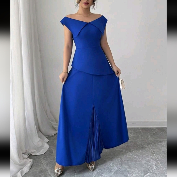 Blue Asymmetrical Off-Shoulder Maxi Gown - Picture 3 of 5